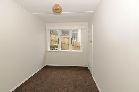 Photo of property in 141 Ruskin Road, Newlands, Wellington, 6037