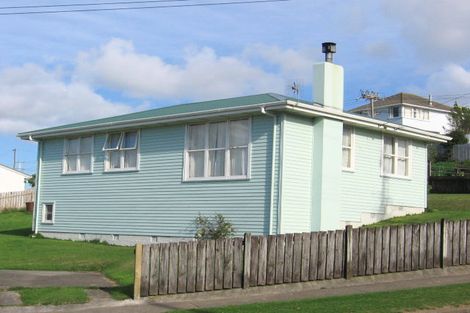 Photo of property in 13 Te Puke Street, Titahi Bay, Porirua, 5022