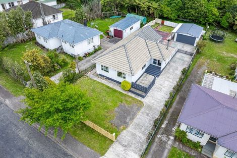 Photo of property in 52 Lees Grove, Wainuiomata, Lower Hutt, 5014