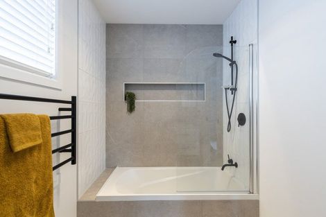 Photo of property in 9 Trafalgar Street, Westown, New Plymouth, 4310