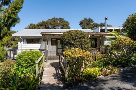 Photo of property in 13 Scoresby Street, Opua, 0200