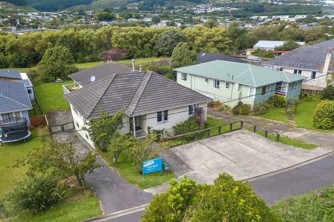 Photo of property in 308 Main Road, Tawa, Wellington, 5028