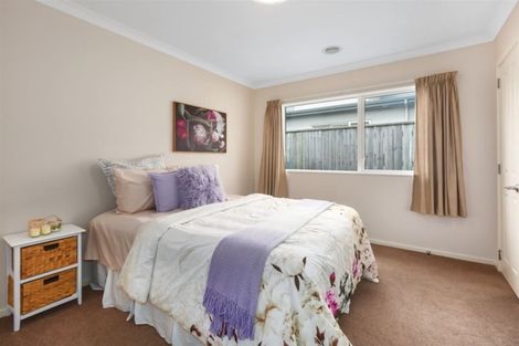 Photo of property in 4 Tongariro Drive, Aotea, Porirua, 5024
