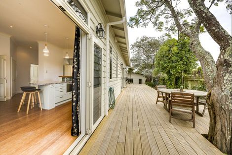 Photo of property in 472 Main North Road, Bay View, Napier, 4104