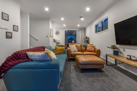 Photo of property in 3a Koreke Close, Kenepuru, 5022