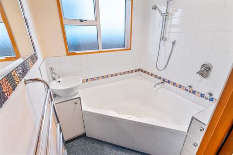 Photo of property in 2 Warwick Street, Balaclava, Dunedin, 9011