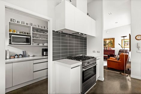 Photo of property in 24a Ferry Road, Clive, 4102