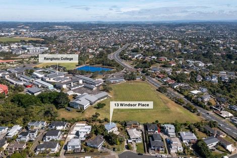 Photo of property in 13 Windsor Place, Windsor Park, Auckland, 0630