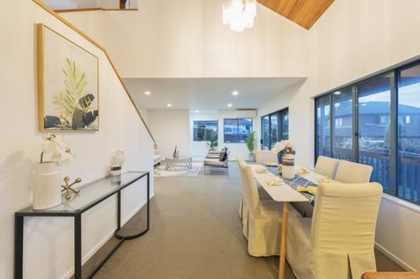 Photo of property in 30 Farquhar Road, Glendene, Auckland, 0602