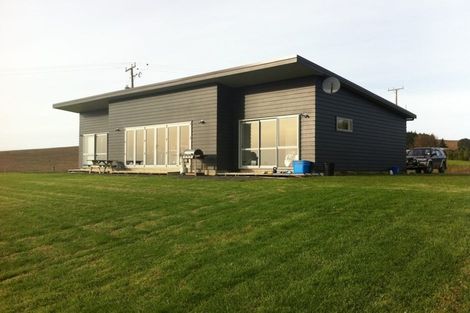 Photo of property in 3143 South Head Road, South Head, Helensville, 0874