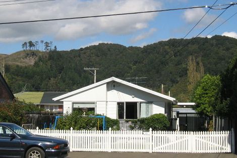 Photo of property in 11 Wood Street, Wallaceville, Upper Hutt, 5018