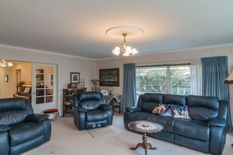 Photo of property in 22 Cranbrook Grove, Waikanae, 5036