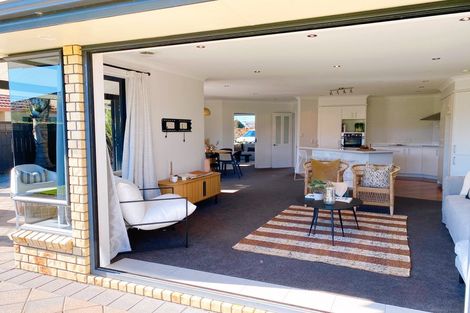 Photo of property in 22 Westminster Place, Rototuna North, Hamilton, 3210