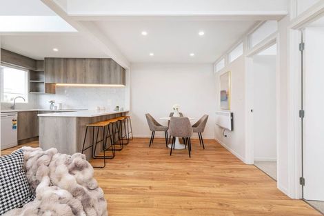 Photo of property in 3/28 Evelyn Place, Hillcrest, Auckland, 0627