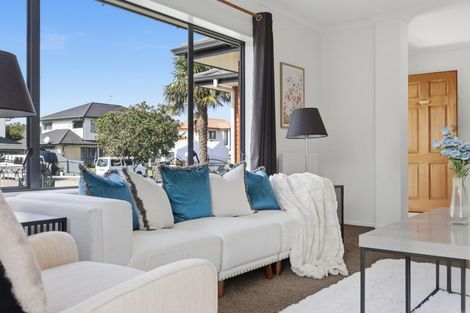 Photo of property in 35 Peninsula Road, Mangere, Auckland, 2022