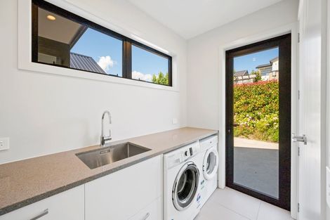 Photo of property in 11 Clutha Place, Wanaka, 9305