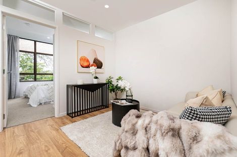 Photo of property in 3/28 Evelyn Place, Hillcrest, Auckland, 0627