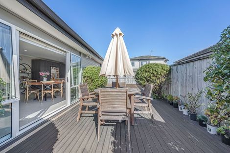 Photo of property in 10 Reno Way, Flat Bush, Auckland, 2016