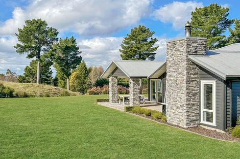 Photo of property in 7 Lochinvar Lane, Acacia Bay, Taupo, 3385