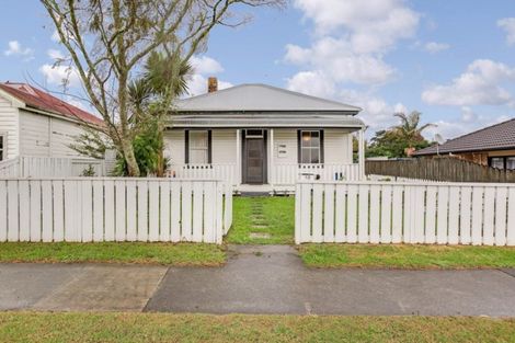 Photo of property in 12 Albert Street, Pukekohe, 2120