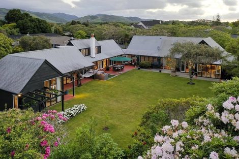 Photo of property in 9-11 Rosebank Grove, Waikanae, 5036