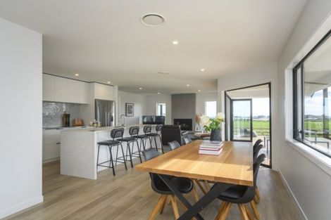 Photo of property in 21 Silicon Way, Fitzherbert, Palmerston North, 4410