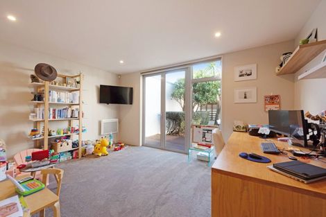 Photo of property in 10 Boardwalk Lane, Seatoun, Wellington, 6022