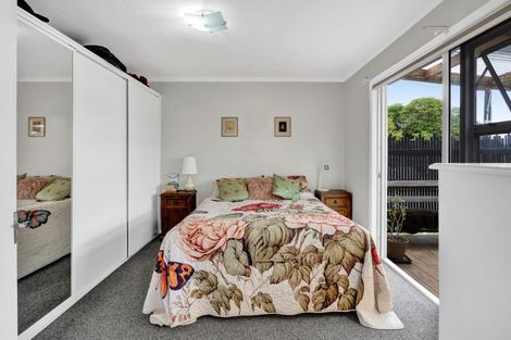 Photo of property in 20 Dudley Road Lower, Inglewood, 4386