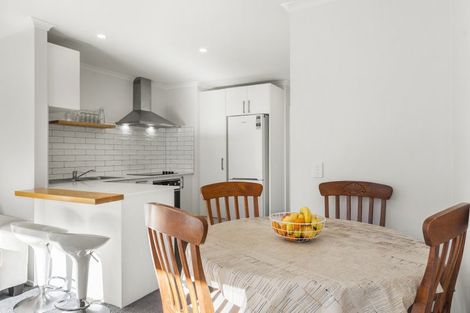 Photo of property in 18 Bellbird Street, Papakura, 2110