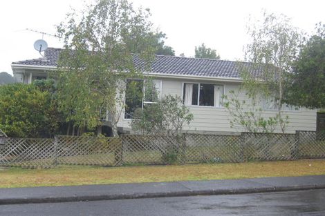 Photo of property in 8 Julia Place, Totara Vale, Auckland, 0629