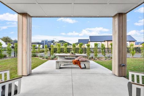 Photo of property in 6 Maeha Drive, Matakana, 0985