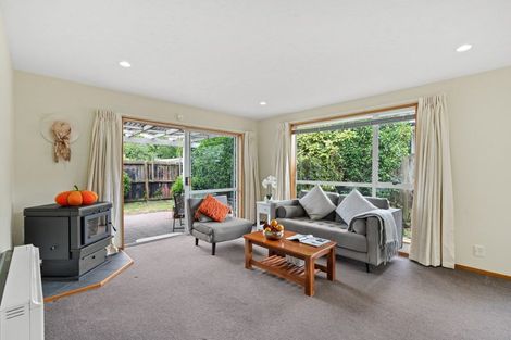 Photo of property in 1 Ilfracombe Place, Burnside, Christchurch, 8053