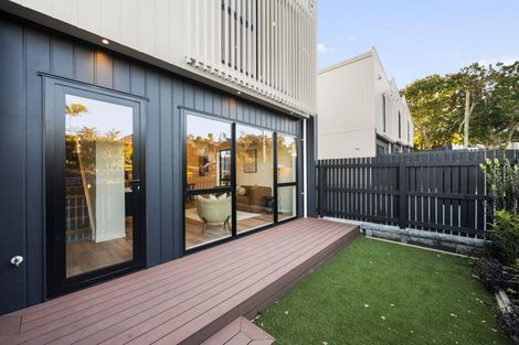 Photo of property in 1/18 Handley Avenue, Narrow Neck, Auckland, 0624