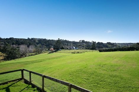 Photo of property in 36 Roberts Road, Matakatia, Whangaparaoa, 0930