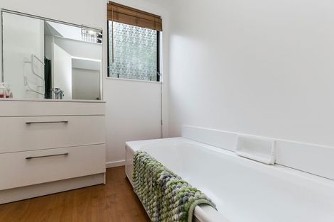 Photo of property in 60 Hathaway Avenue, Karori, Wellington, 6012