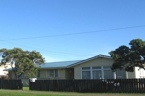 Photo of property in 5 Fantame Street, Cannons Creek, Porirua, 5024