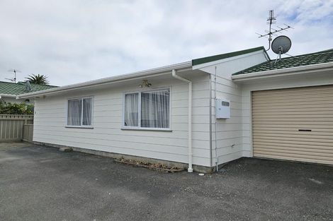 Photo of property in 2/61 Main Road, Titahi Bay, Porirua, 5022