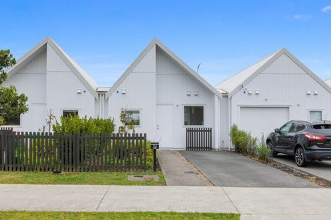 Photo of property in 26a Taikura Avenue, Red Beach, 0932