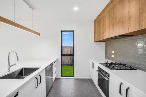 Photo of property in 15 Ivan Mauger Place, Rolleston, 7615