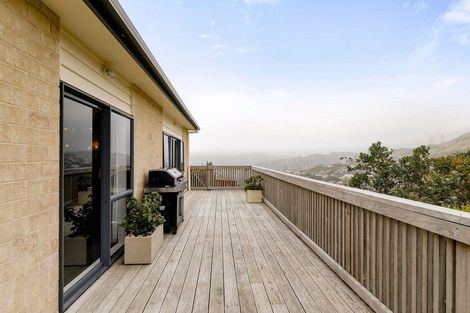 Photo of property in 17 Gifford Grove, Churton Park, Wellington, 6037