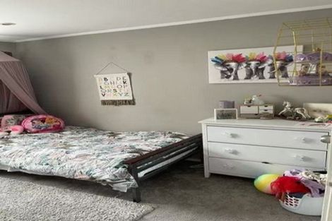 Photo of property in 62 Gallony Avenue, Massey, Auckland, 0614