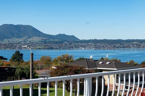 Photo of property in 7 Reeves Road, Acacia Bay, Taupo, 3330