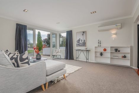 Photo of property in 10 Ilford Place, Awapuni, Palmerston North, 4412