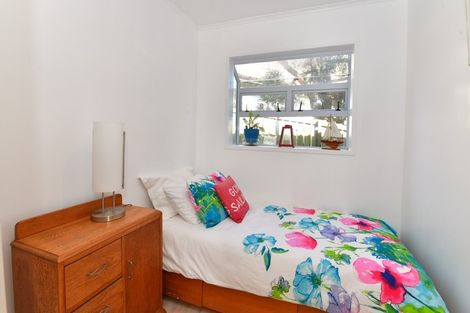 Photo of property in 17a Scott Road, Stanmore Bay, Whangaparaoa, 0932