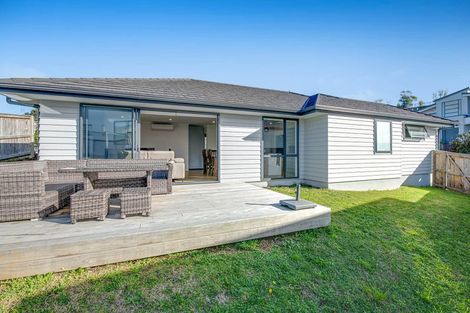 Photo of property in 83 Marellen Drive, Red Beach, 0932