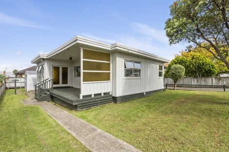 Photo of property in 31 Archibald Road, Kelston, Auckland, 0602