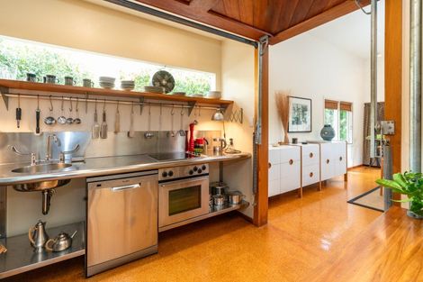 Photo of property in 16 Mariri Road, Kelburn, Wellington, 6012