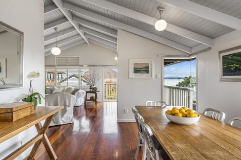 Photo of property in 104a Stanley Point Road, Stanley Point, Auckland, 0624