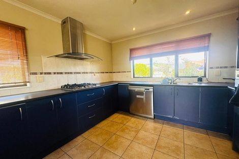 Photo of property in 5 Drumbeg Close, Flat Bush, Auckland, 2019