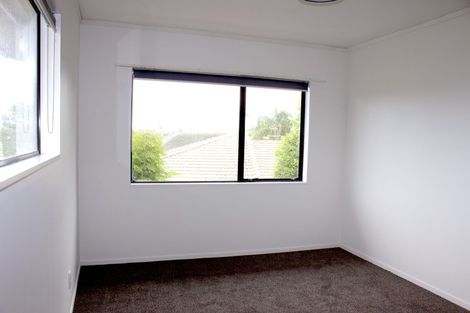 Photo of property in 1/25 Golfland Drive, Golflands, Auckland, 2013